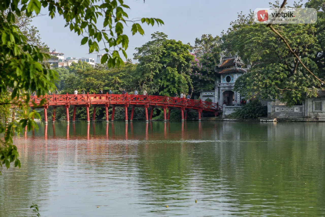 Hoàn Kiếm Lake